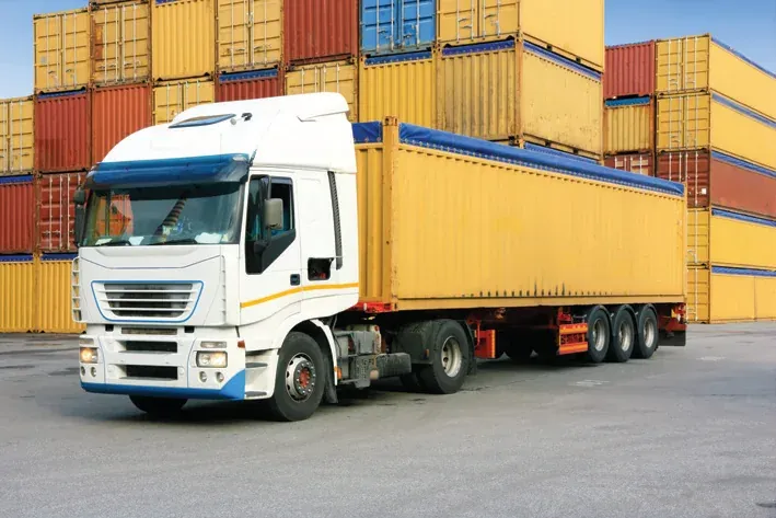 Xe đầu kéo chở container – chính ngạch đường bộ